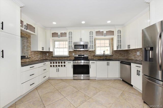 7627 175th Street, Fresh Meadows, NY 11366