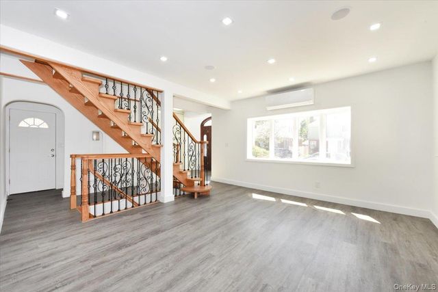 7627 175th Street, Fresh Meadows, NY 11366