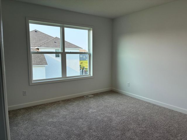 8852 Binder Way, Woodbury, MN 55129