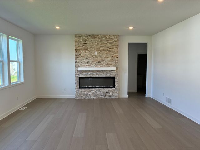 8852 Binder Way, Woodbury, MN 55129