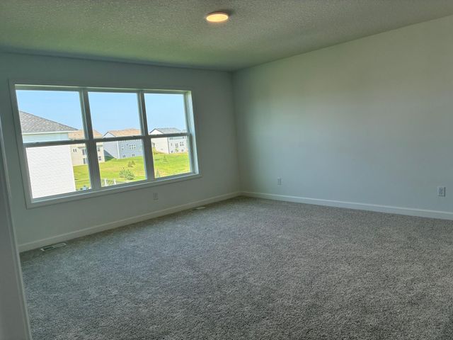 8852 Binder Way, Woodbury, MN 55129