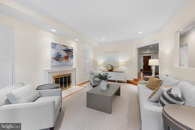 4667 KENMORE DR NW, Washington, DC 20007