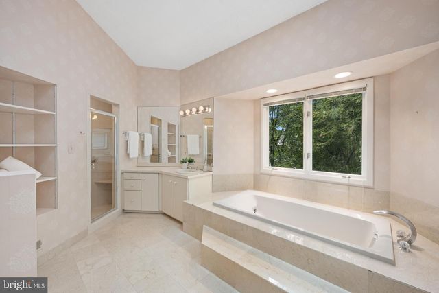 4667 KENMORE DR NW, Washington, DC 20007