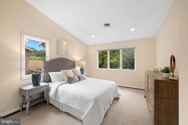 4667 KENMORE DR NW, Washington, DC 20007