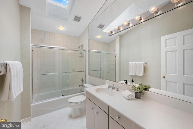 4667 KENMORE DR NW, Washington, DC 20007