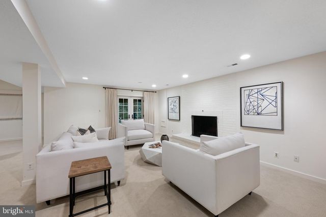 4667 KENMORE DR NW, Washington, DC 20007