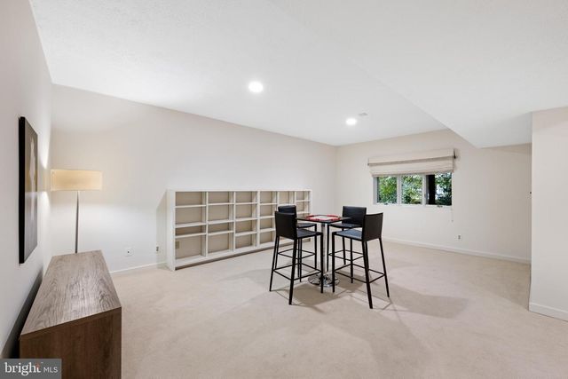 4667 KENMORE DR NW, Washington, DC 20007