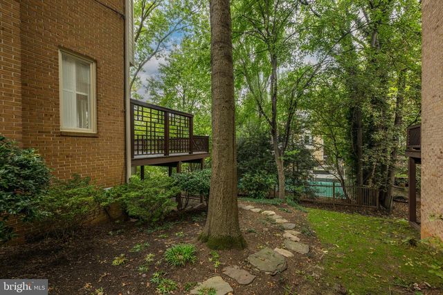 4667 KENMORE DR NW, Washington, DC 20007