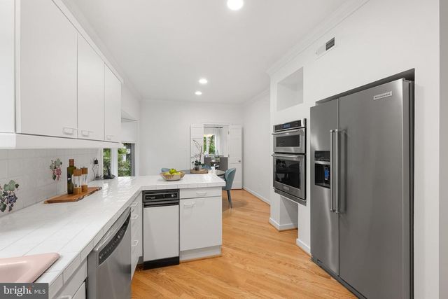 4667 KENMORE DR NW, Washington, DC 20007