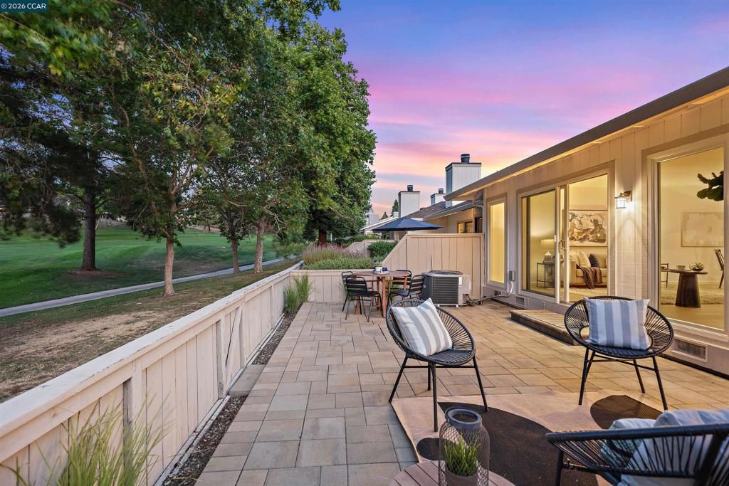 Image 10 of property listing at 522 Cambrian Way, Danville, CA 94526