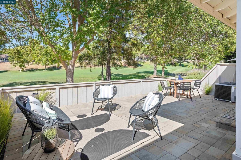 Image 9 of property listing at 522 Cambrian Way, Danville, CA 94526