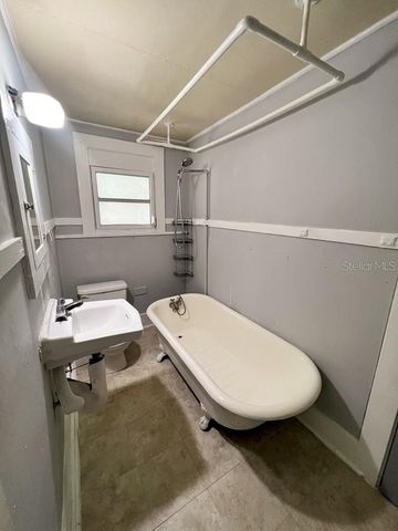 312 NE 2ND AVENUE W, Gainesville, FL 32601
