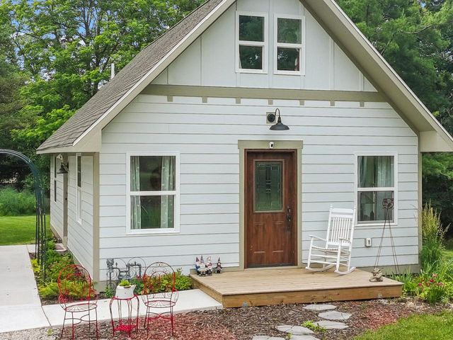 W5834 Mariner Hills COURT, Elkhorn, WI 53121