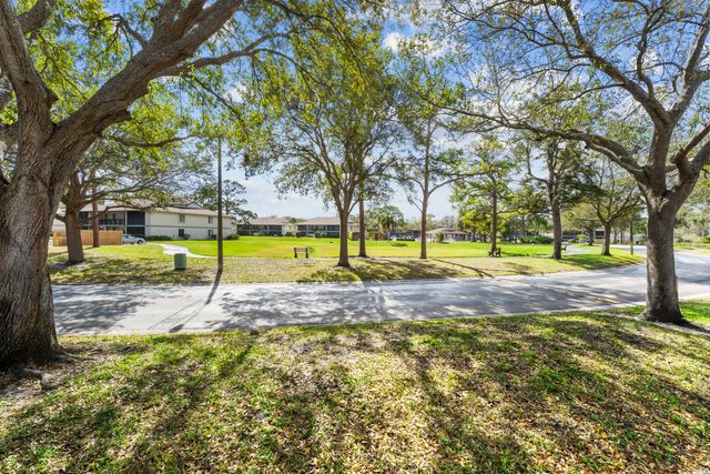 6426 Chasewood Drive E, Jupiter, FL 33458