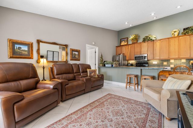 6426 Chasewood Drive E, Jupiter, FL 33458