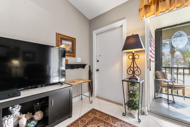 6426 Chasewood Drive E, Jupiter, FL 33458