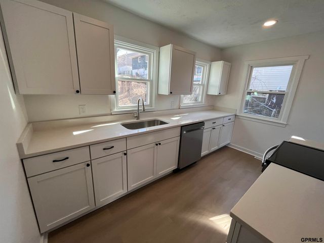 5307 N 42nd Street, Omaha, NE 68111