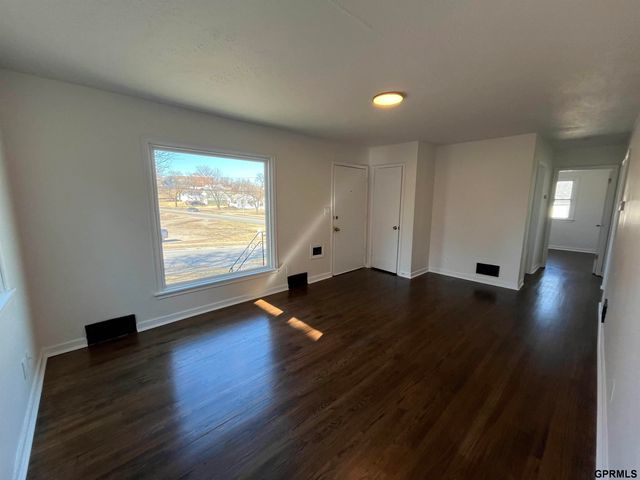 5307 N 42nd Street, Omaha, NE 68111