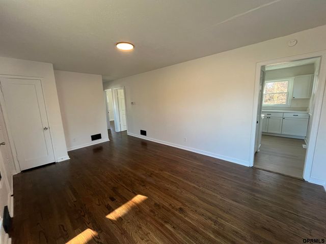 5307 N 42nd Street, Omaha, NE 68111