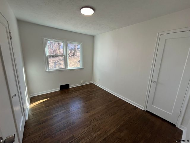 5307 N 42nd Street, Omaha, NE 68111