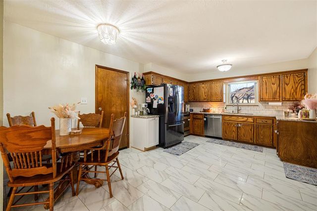 1310 Silver Maple Lane, Noble, OK 73068