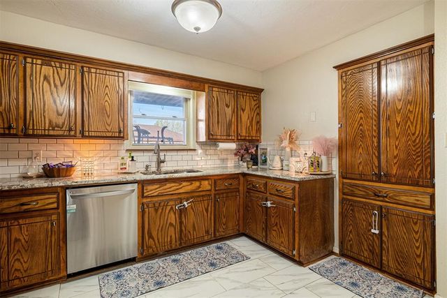 1310 Silver Maple Lane, Noble, OK 73068