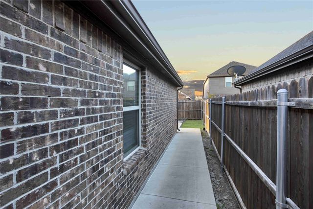 122 Redding Lane, Red Oak, TX 75154