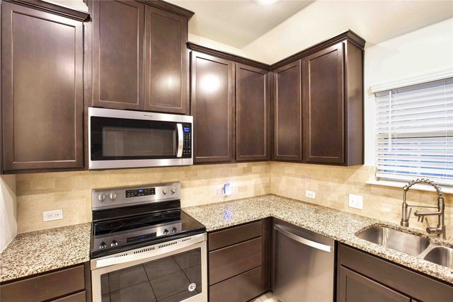 122 Redding Lane, Red Oak, TX 75154