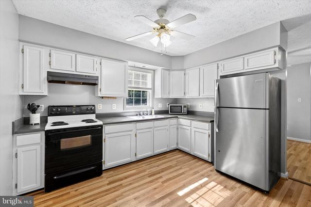 252 EVERGREEN RD, Louisa, VA 23093