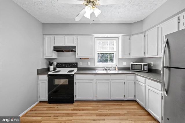 252 EVERGREEN RD, Louisa, VA 23093