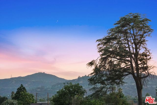 214 W Poppyfields Drive, Altadena, CA 91001