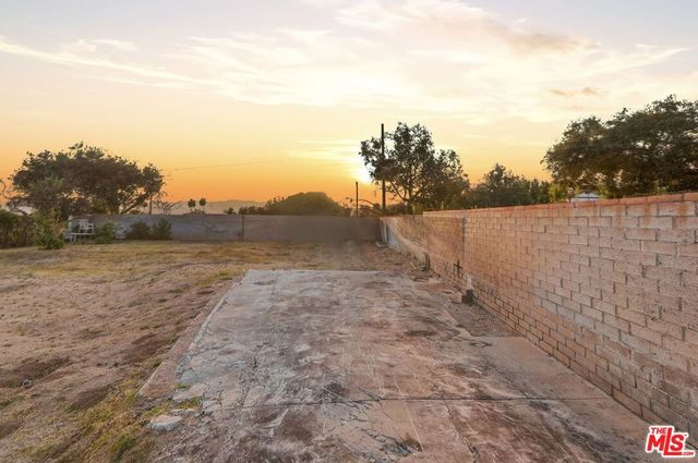 214 W Poppyfields Drive, Altadena, CA 91001