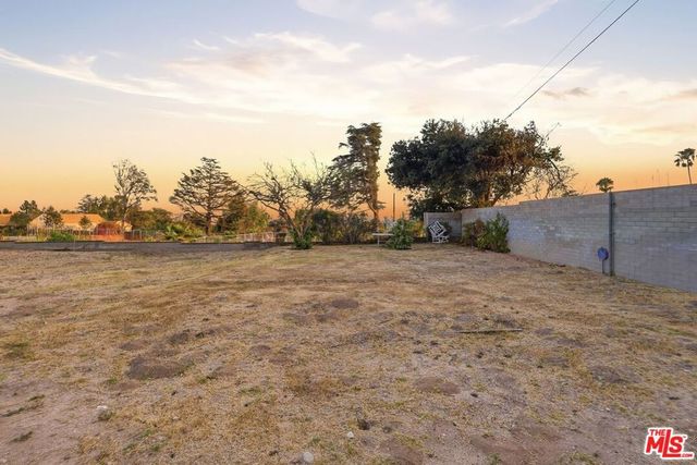 214 W Poppyfields Drive, Altadena, CA 91001