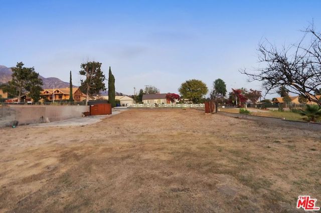 214 W Poppyfields Drive, Altadena, CA 91001