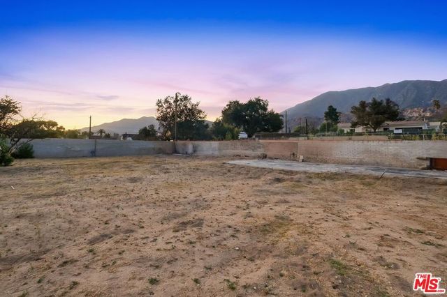214 W Poppyfields Drive, Altadena, CA 91001
