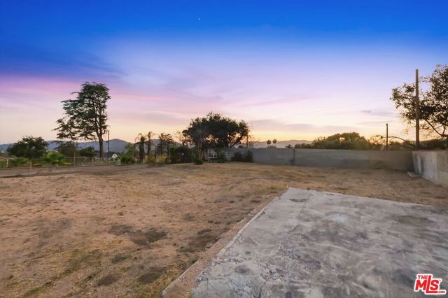 214 W Poppyfields Drive, Altadena, CA 91001
