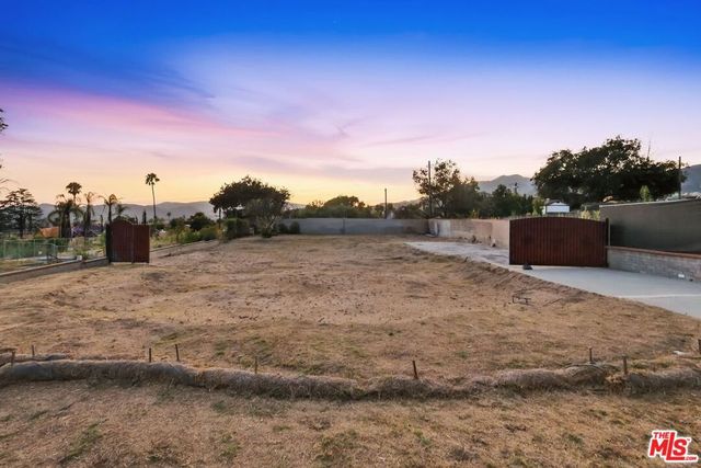 214 W Poppyfields Drive, Altadena, CA 91001