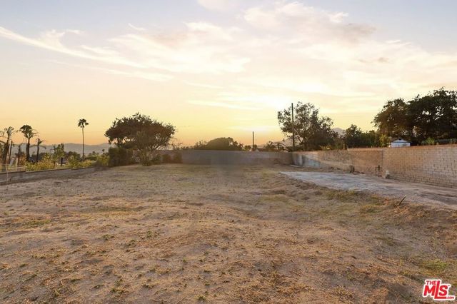 214 W Poppyfields Drive, Altadena, CA 91001