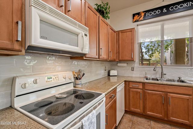 5428 S Thunder Sky Way, Tucson, AZ 85747