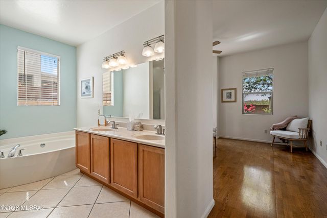 5428 S Thunder Sky Way, Tucson, AZ 85747