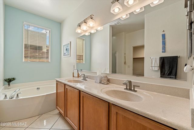 5428 S Thunder Sky Way, Tucson, AZ 85747