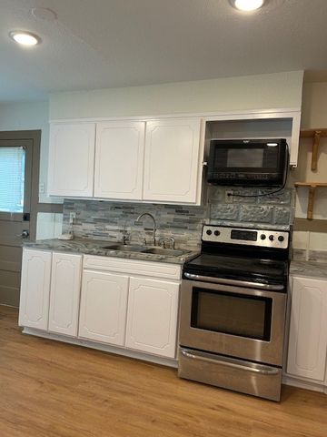 6870 Briar Road, Azle, TX 76020