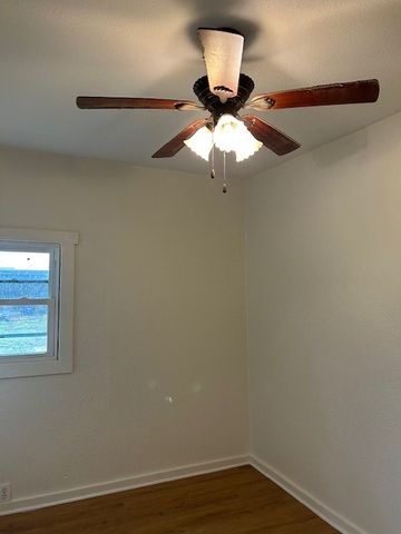 6870 Briar Road, Azle, TX 76020