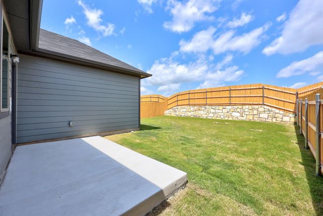 200 Hornet ST, Elgin, TX 78621