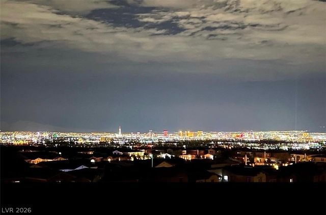 358 Calabria Ridge Street, Las Vegas, NV 89138