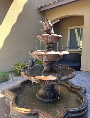 358 Calabria Ridge Street, Las Vegas, NV 89138