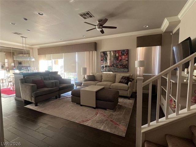 358 Calabria Ridge Street, Las Vegas, NV 89138