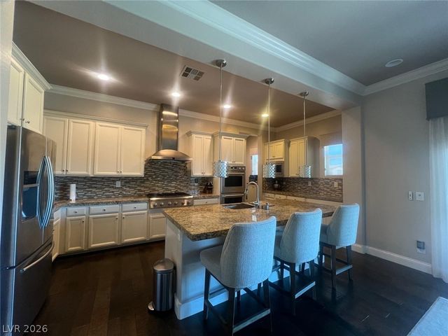 358 Calabria Ridge Street, Las Vegas, NV 89138