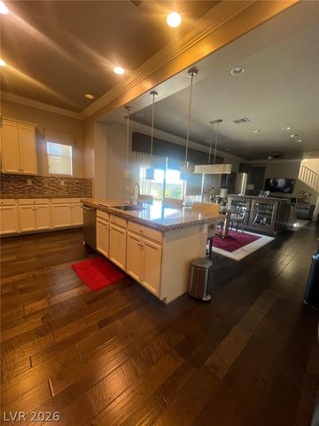 358 Calabria Ridge Street, Las Vegas, NV 89138