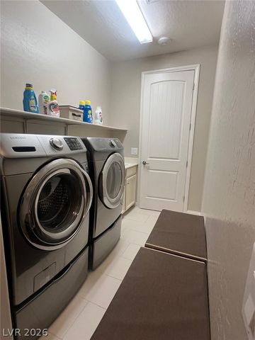 358 Calabria Ridge Street, Las Vegas, NV 89138